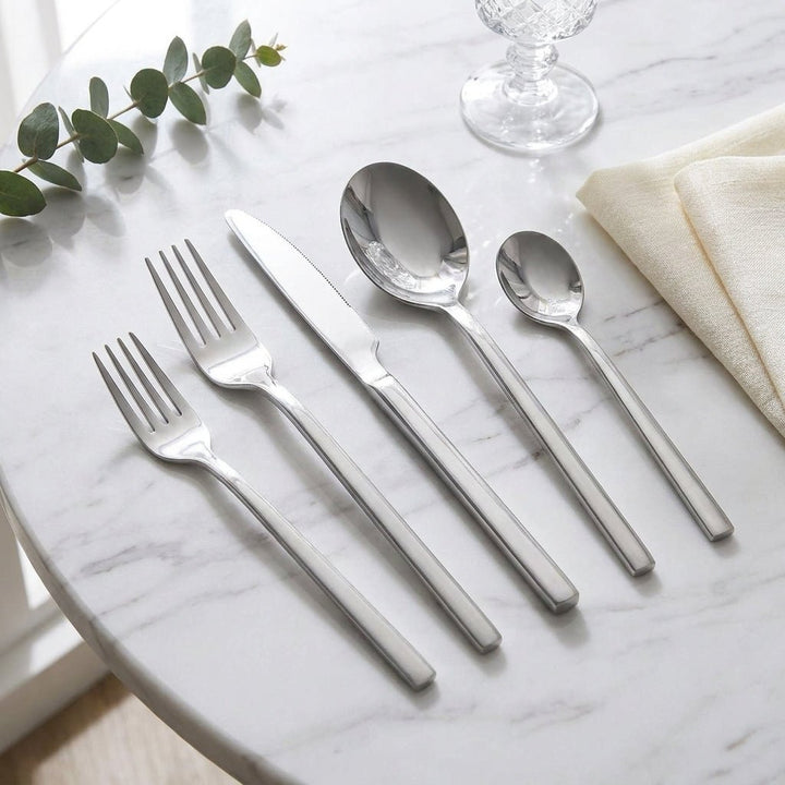 Minimalistisches Edelstahl Besteckset 30 - teilig - Küchenutensilien - Voldeva