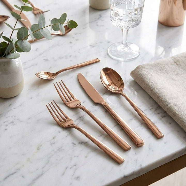 Minimalistisches Edelstahl Besteckset 30 - teilig - Küchenutensilien - Voldeva