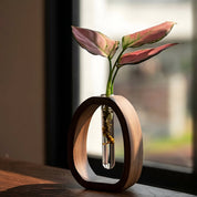 Minimalistisches Holz-Steckvase mit Glasröhrchen - Steckvase - Voldeva