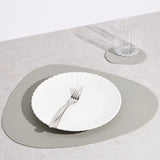Moderne dreieckige Tischset