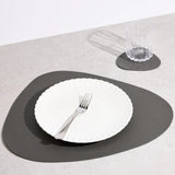 Moderne dreieckige Tischset