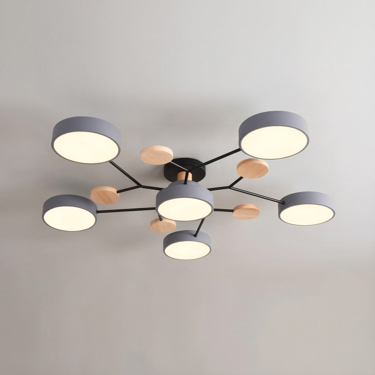 Moderne LED Deckenleuchte mit Astdesign und Holzakzenten - Pendant Light Fixtures - Grau - Voldeva