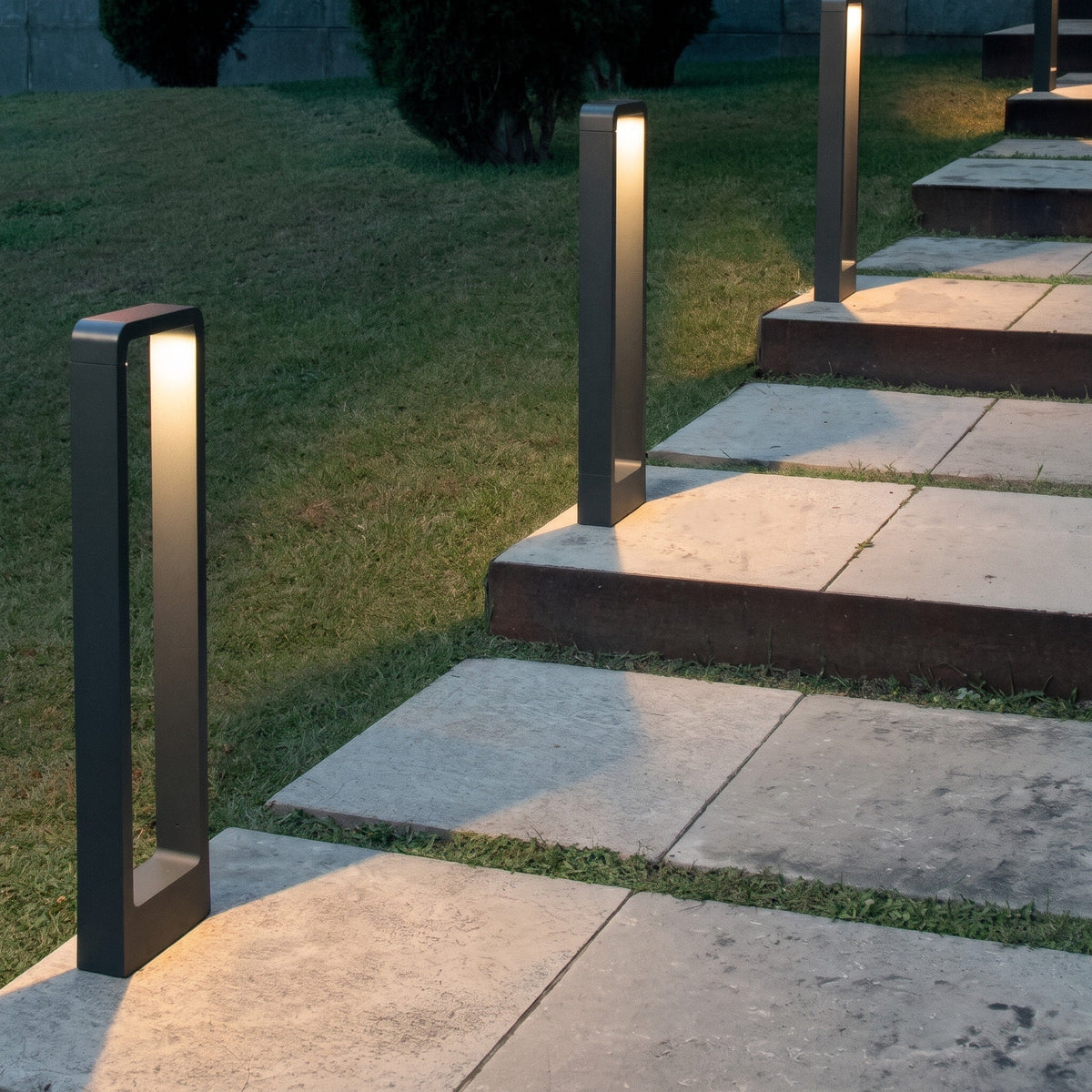 Moderne LED Wegeleuchte im minimalistischen Design - Landscape Pathway Lighting - 30 cm - Voldeva