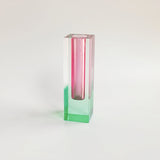 Moderne Prismenvase mit Farbverlauf