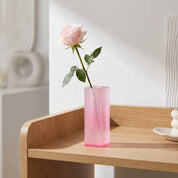 Moderne Prismenvase mit Farbverlauf - Vasen - Mattierte Dahlie - Voldeva