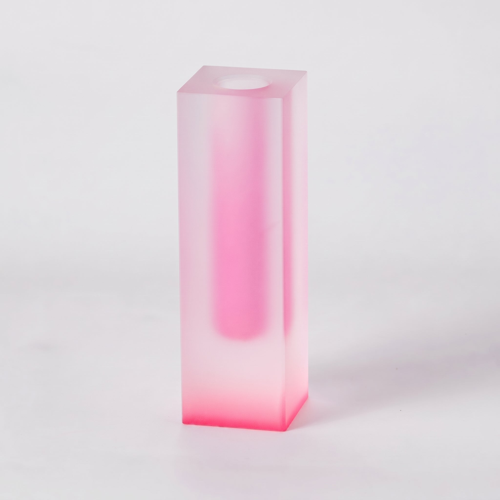 Moderne Prismenvase mit Farbverlauf - Vasen - Mattierte Dahlie - Voldeva