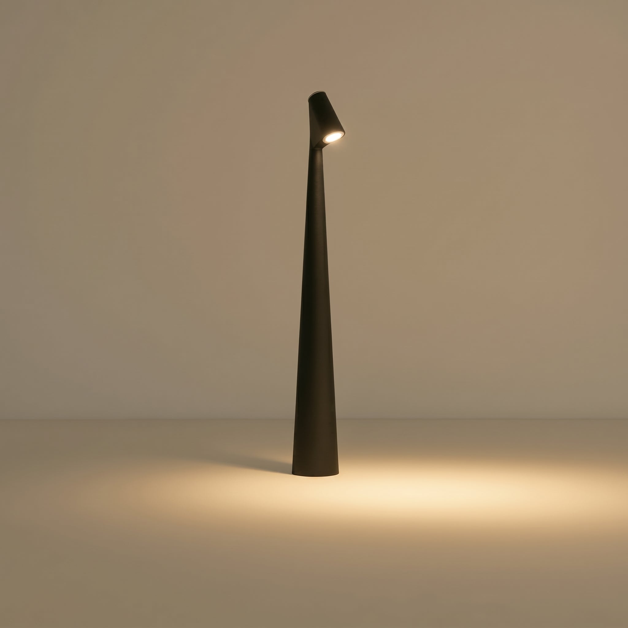 Moderne Tischleuchte im minimalistischen Design - Tischlampe - Schwarz - Voldeva
