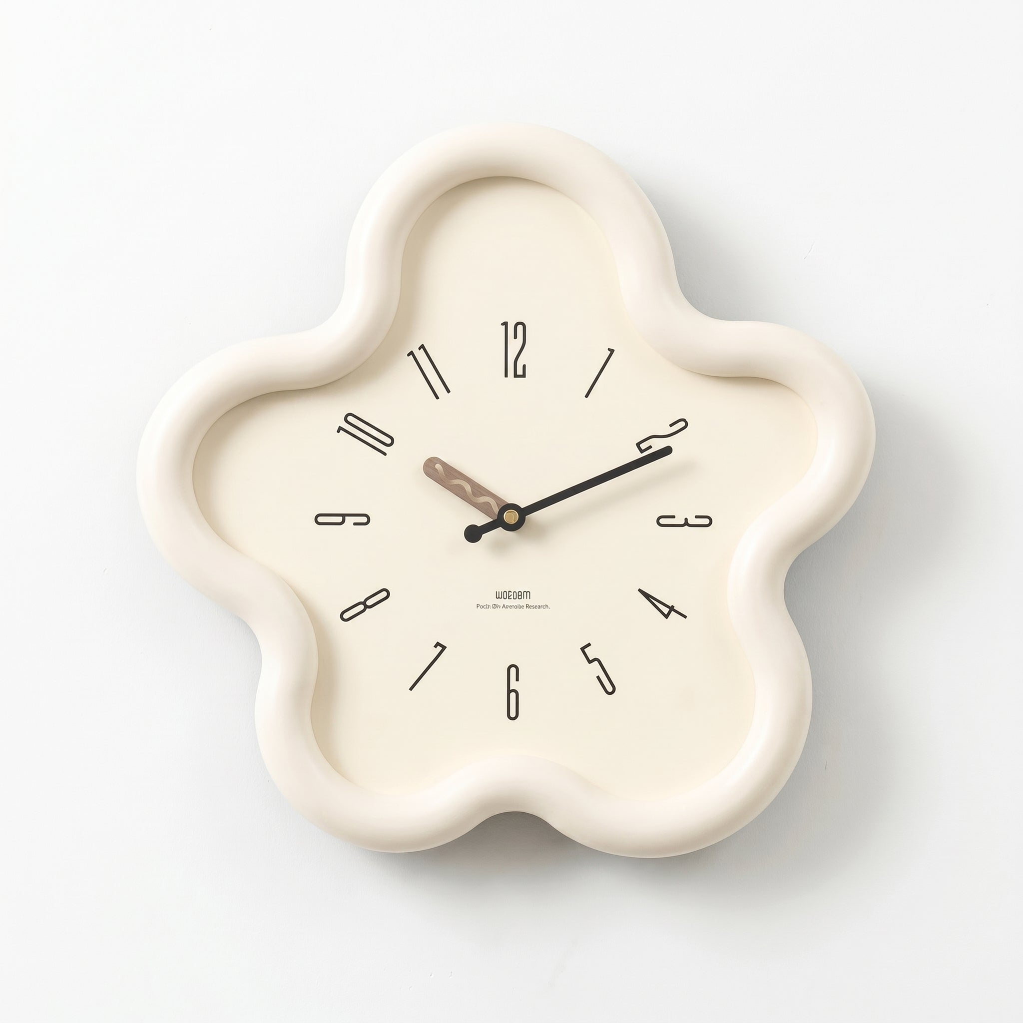 Moderne Wanduhr mit Blumenform - Wanduhr - Weiß - Voldeva