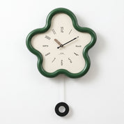 Moderne Wanduhr mit Blumenform - Wanduhr - Grün - Voldeva