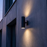 Moderne Zylindrische LED-Außenwandleuchte mit Auf- und Abstrahlung