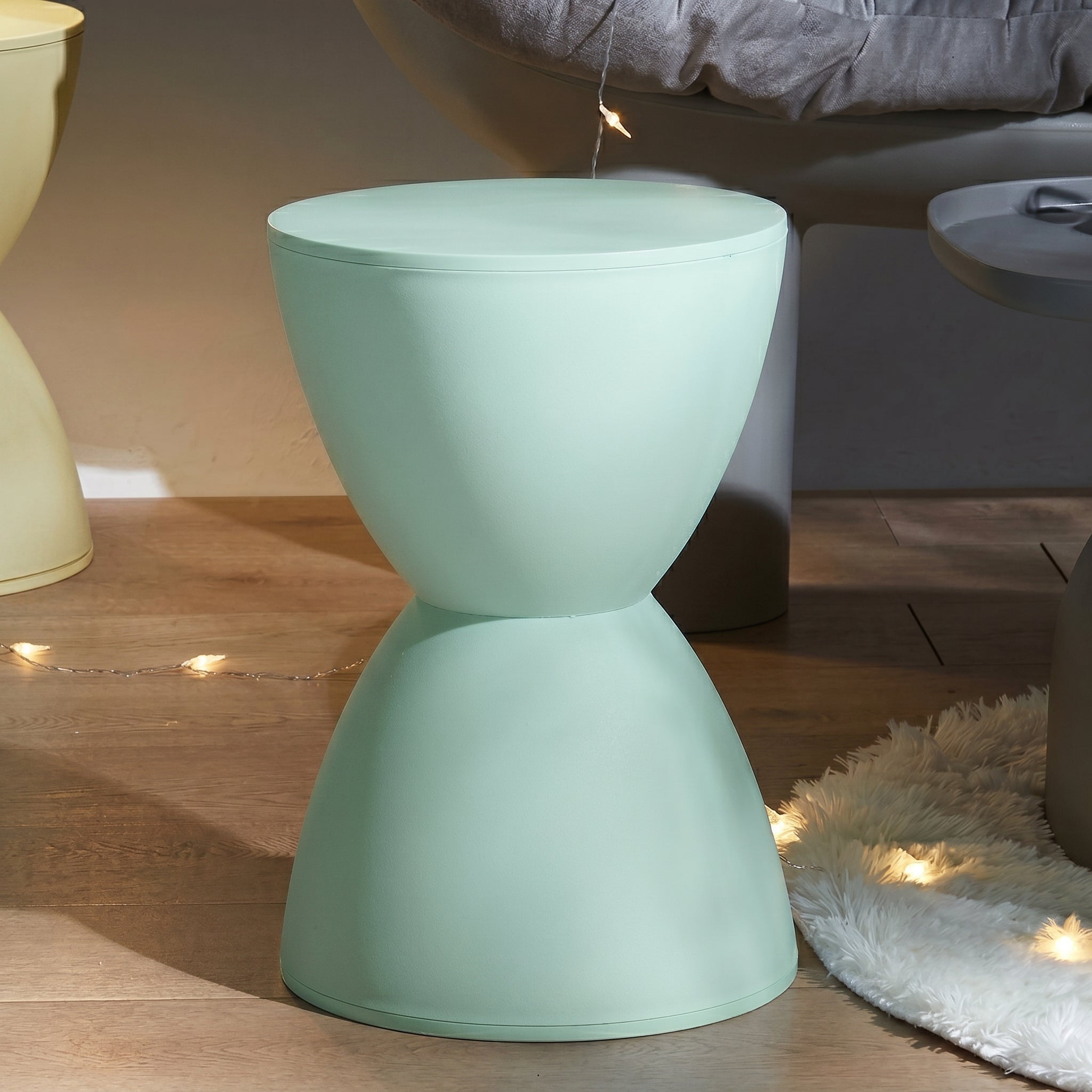 Moderner Sanduhr-förmiger Beistelltisch-Hocker - Hocker - Mintgrün - Voldeva