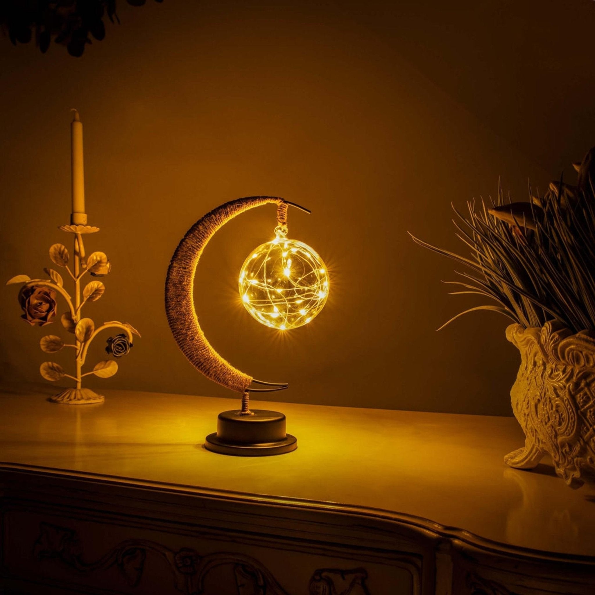 Mondlampe mit Seil - Design für stimmungsvolle Beleuchtung - Tischlampe - Goldener Schimmer - Voldeva