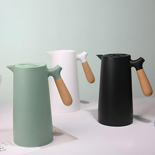 NordicTherm – Isolierte Karaffe mit Holzgriff für stilvolles Genießen - Thermos - Voldeva