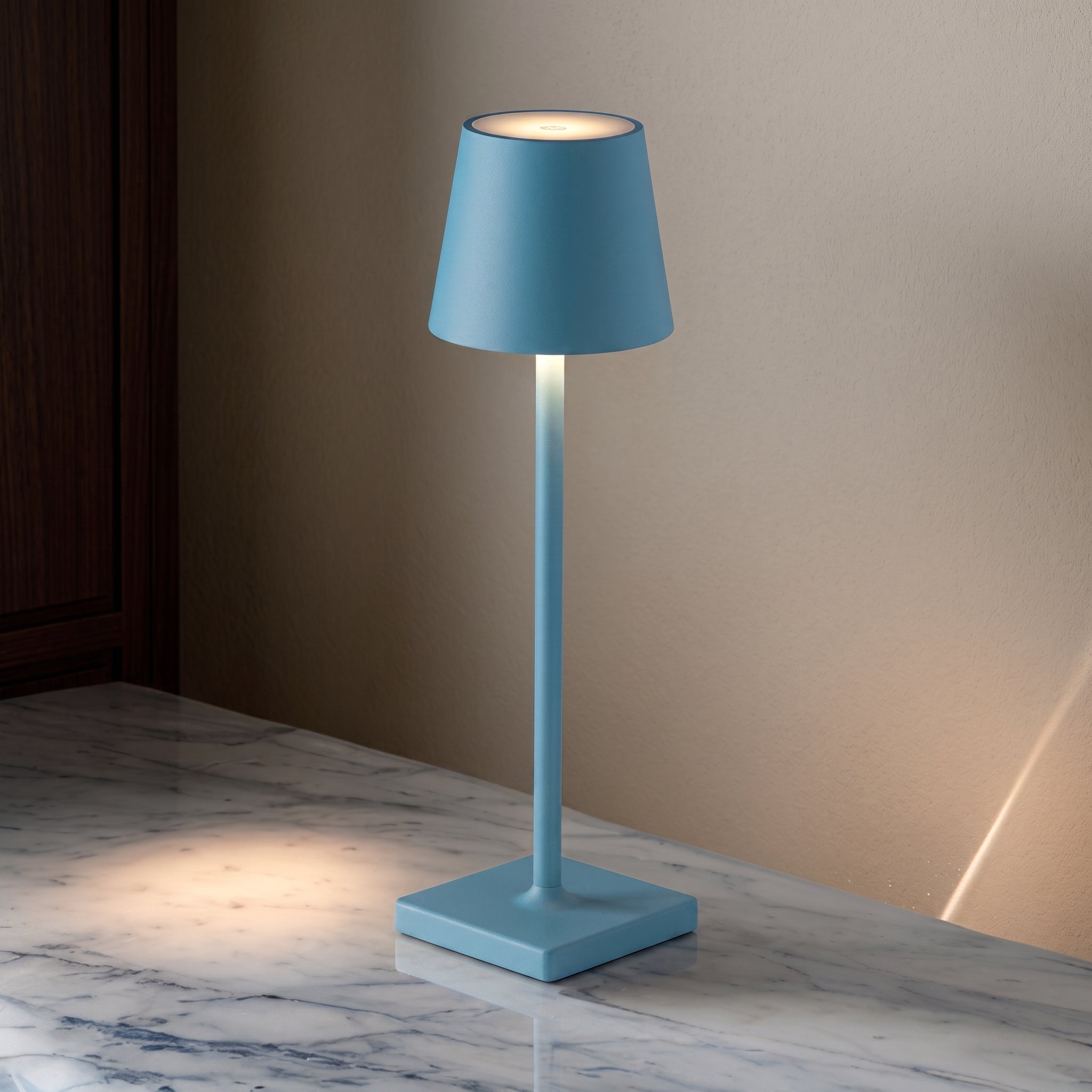 Nordische Schlanke Schreibtischleuchte mit Konischem Schirm - Table Lamps - Blau - Voldeva