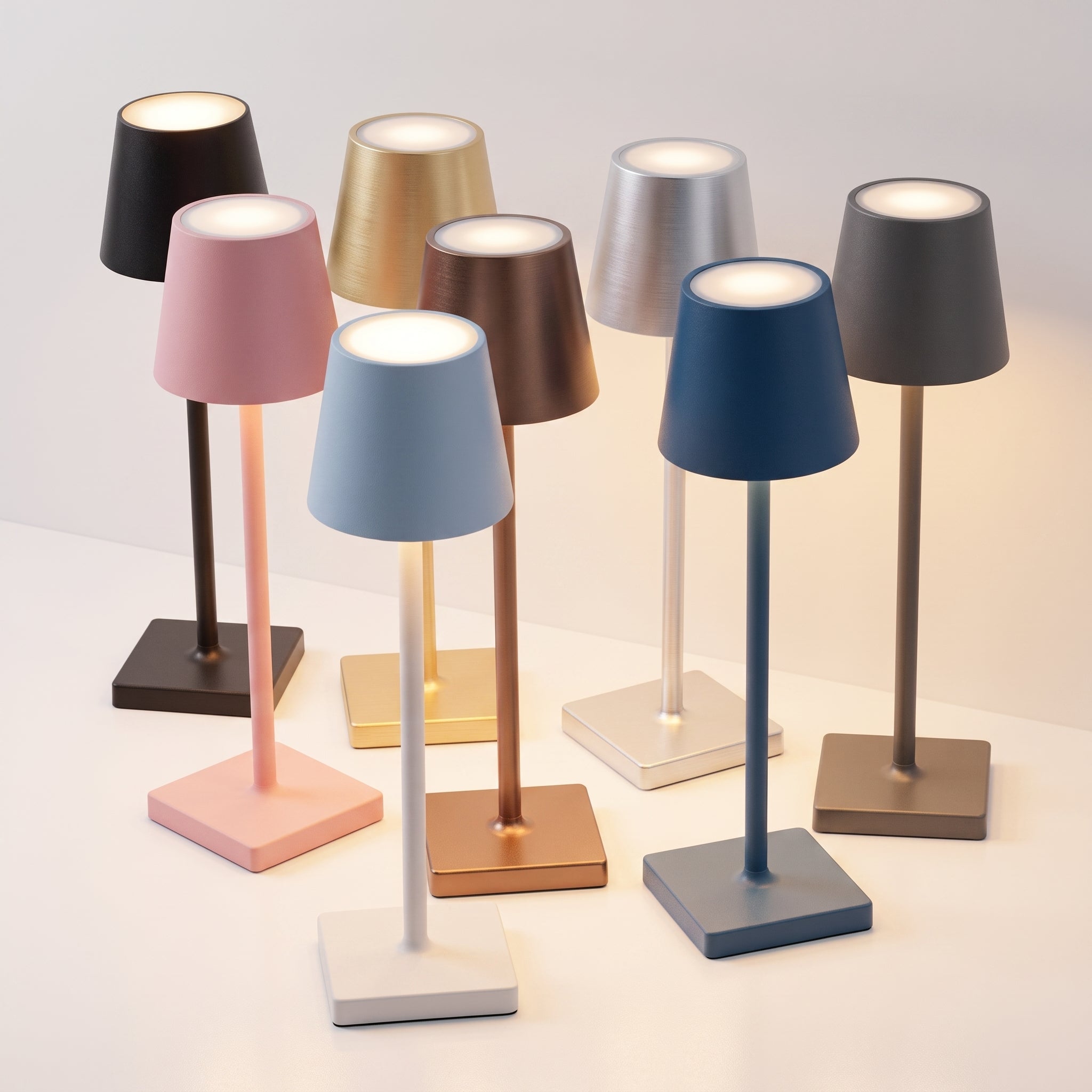 Nordische Schlanke Schreibtischleuchte mit Konischem Schirm - Table Lamps - Blau - Voldeva