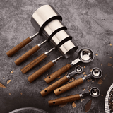 Premium Messbecher-Set für Küche und Backen aus Edelstahl und Eichenholz