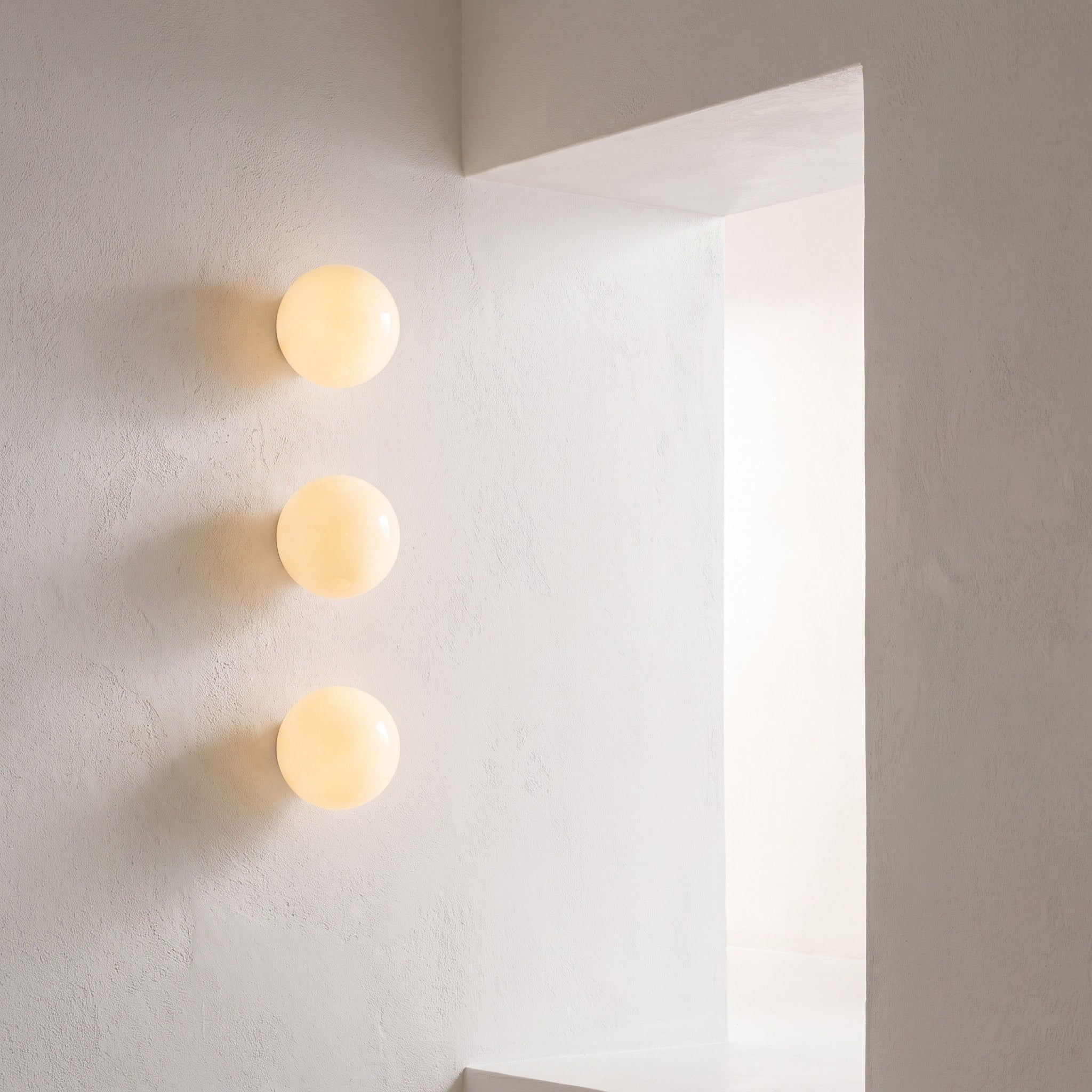 Runde Glaskugel Wandleuchte mit Minimalistisches Design