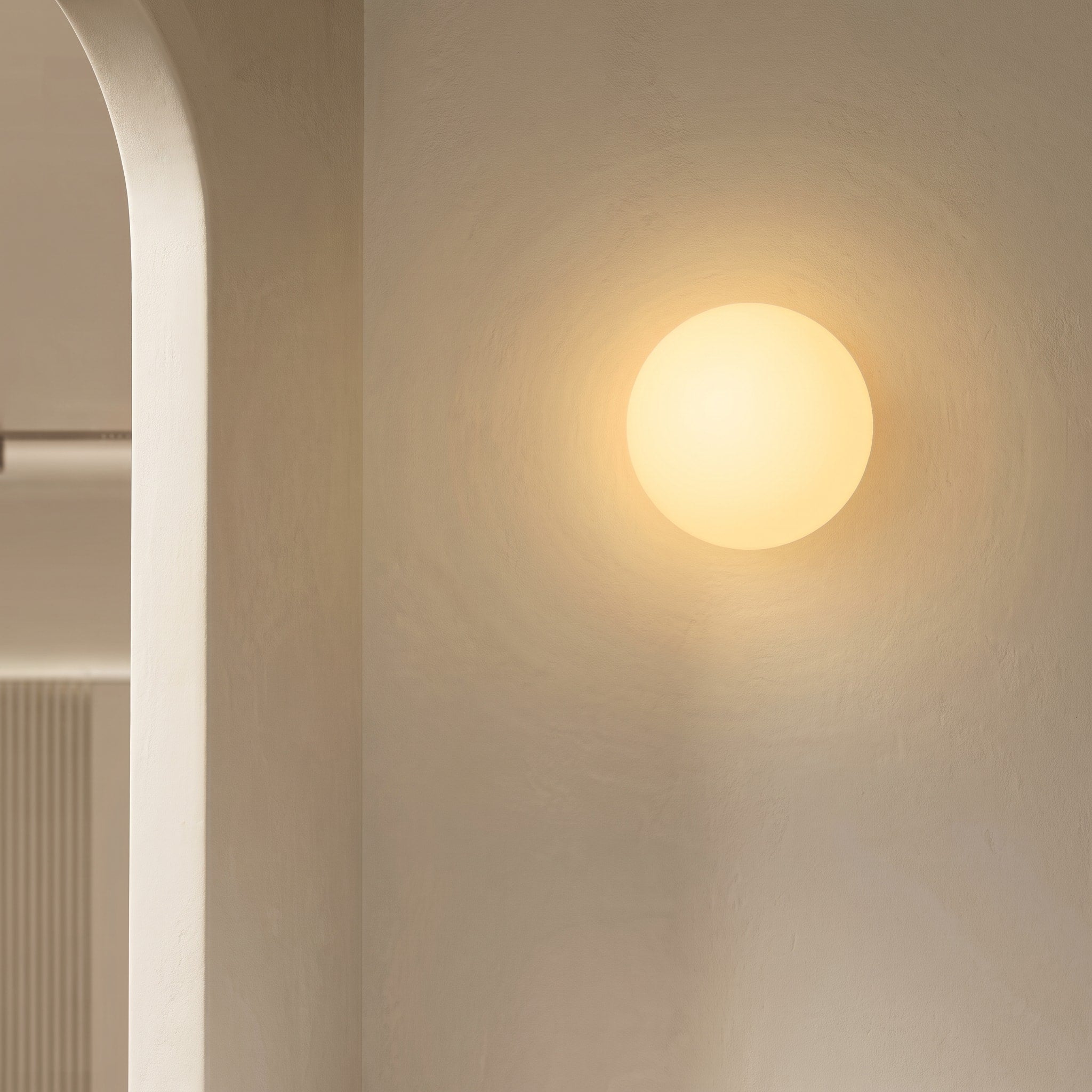 Runde Glaskugel Wandleuchte mit Minimalistisches Design