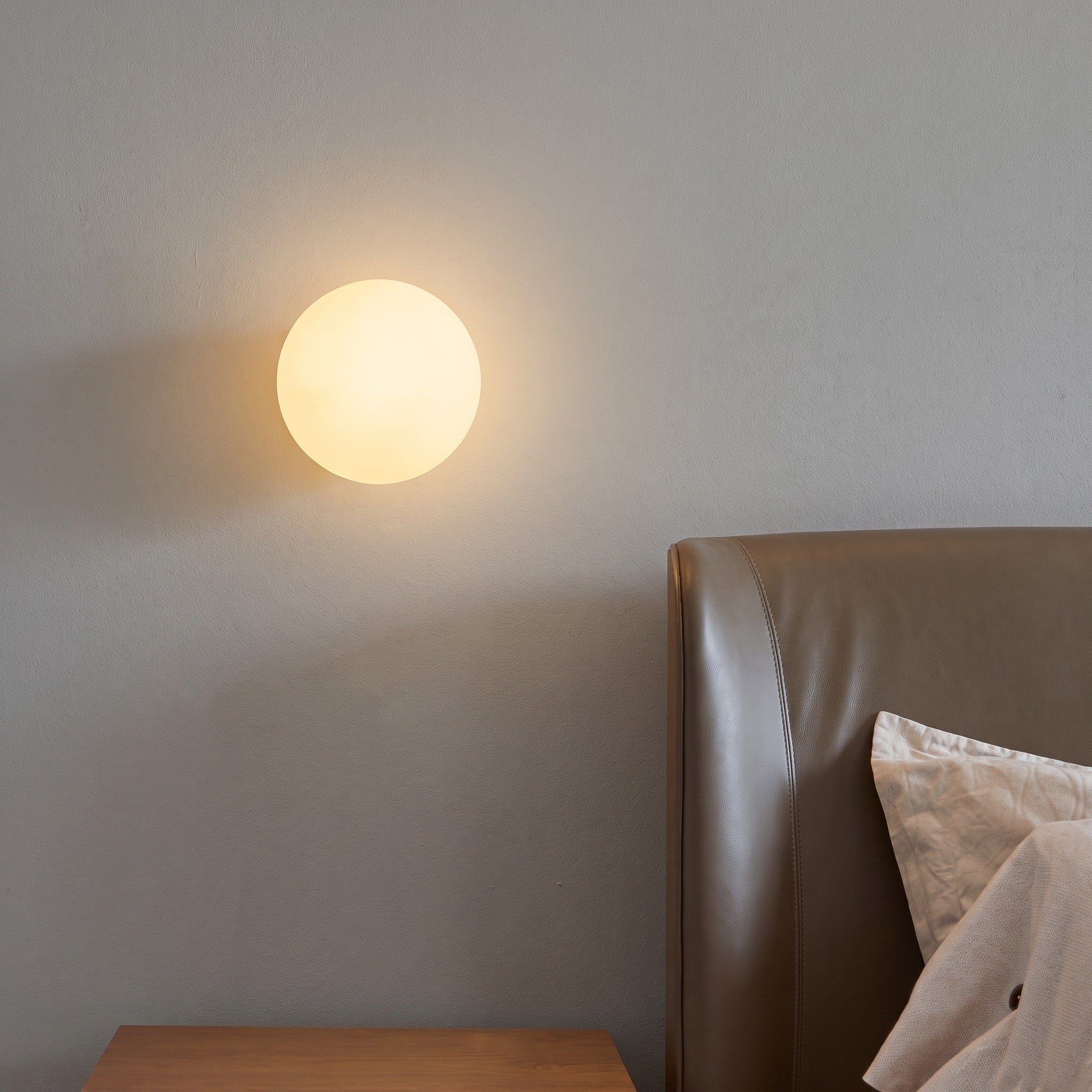 Runde Glaskugel Wandleuchte mit Minimalistisches Design