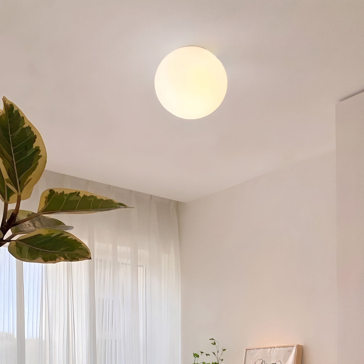 Runde Wandleuchte mit Glaskugel im minimalistischen Design - Wall Light Fixtures - Weiß - Voldeva