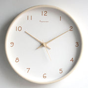 Samuel – Stille Analoge Wanduhr aus Massivholz - Wanduhr - Creme - Voldeva