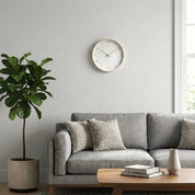 Samuel – Stille Analoge Wanduhr aus Massivholz - Wanduhr - Creme - Voldeva