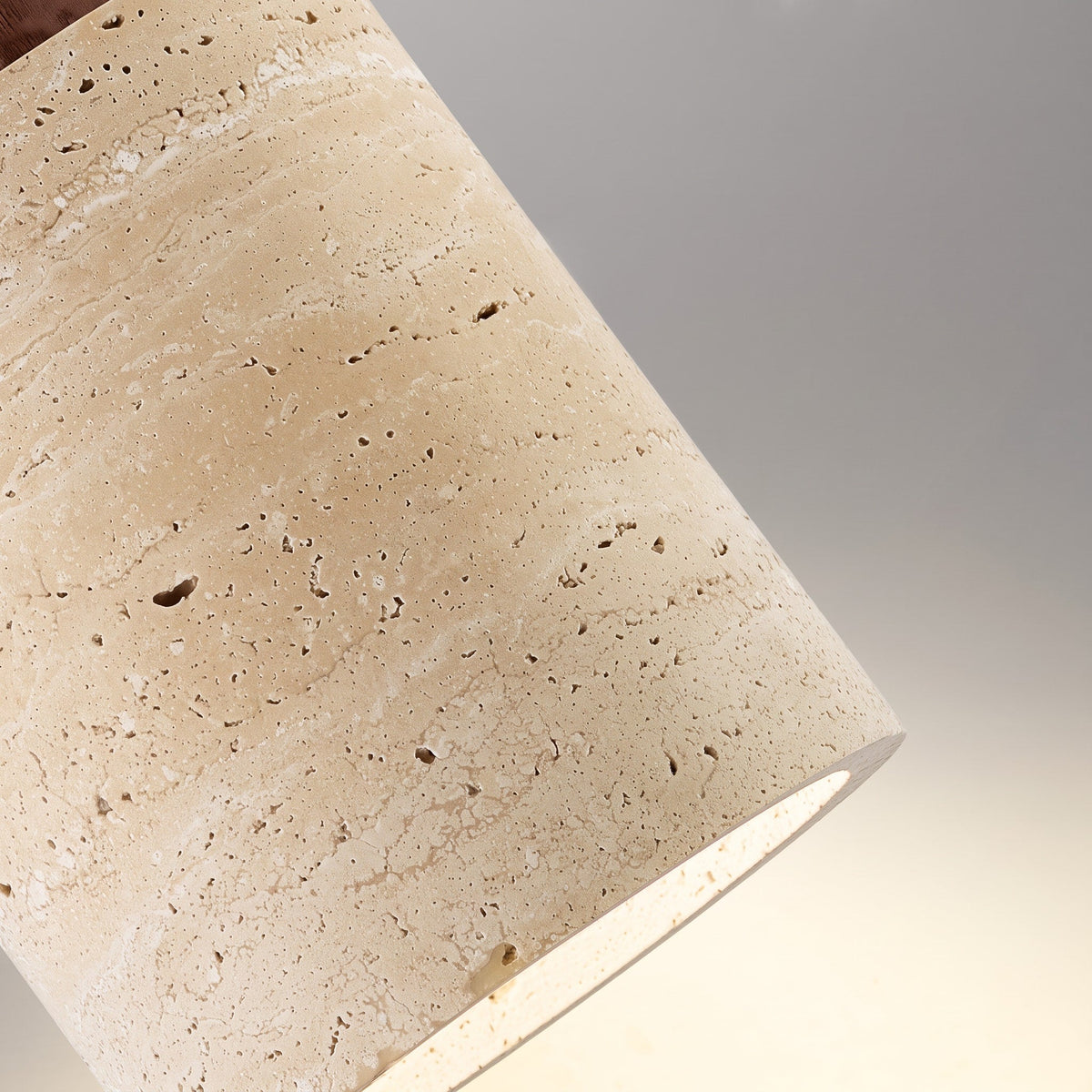 Skandinavisch Pendelleuchte Travertin Optik mit Holzfassung - Pendant Light Fixtures - Walnuss - Voldeva