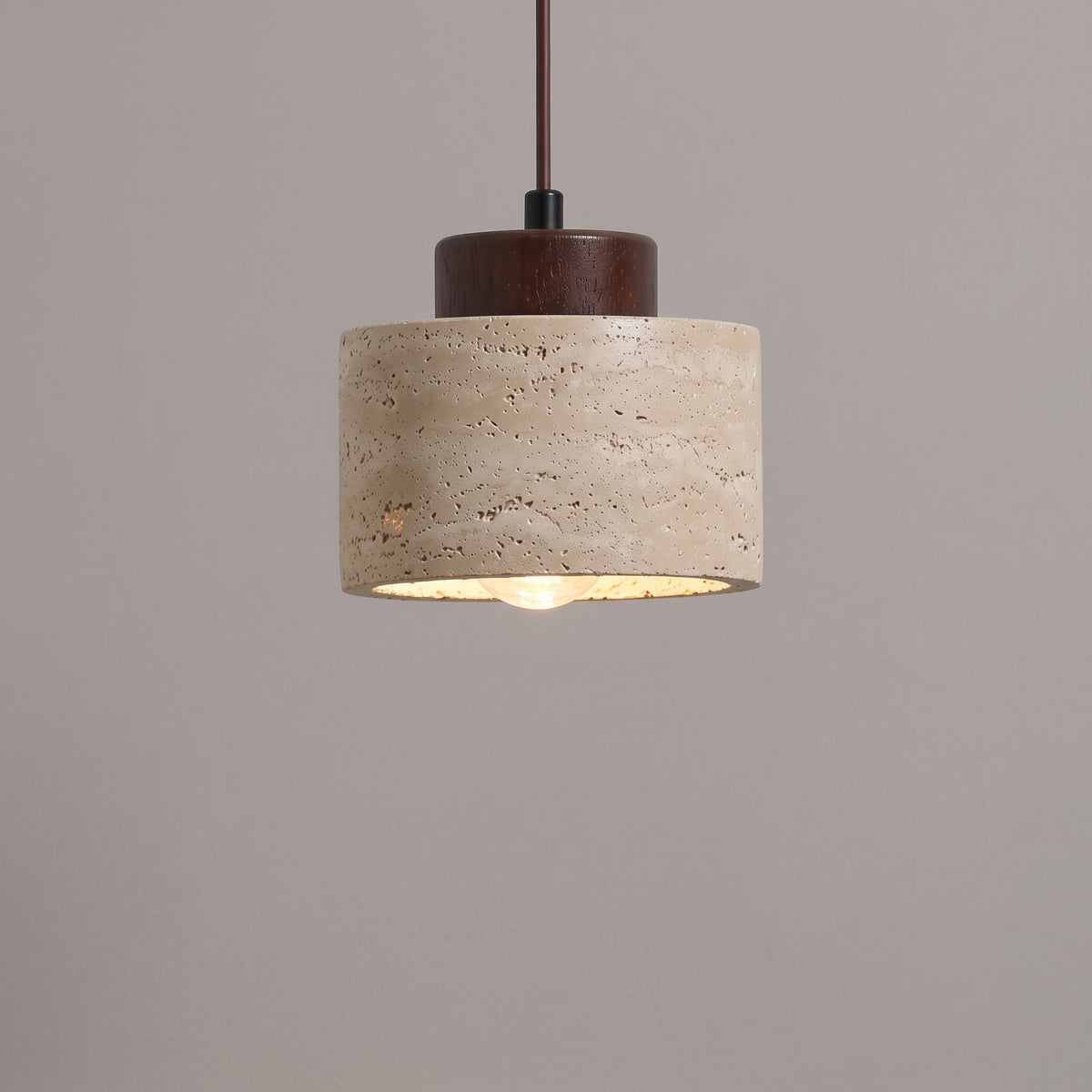 Skandinavisch Pendelleuchte Travertin Optik mit Holzfassung - Pendant Light Fixtures - Walnuss - Voldeva
