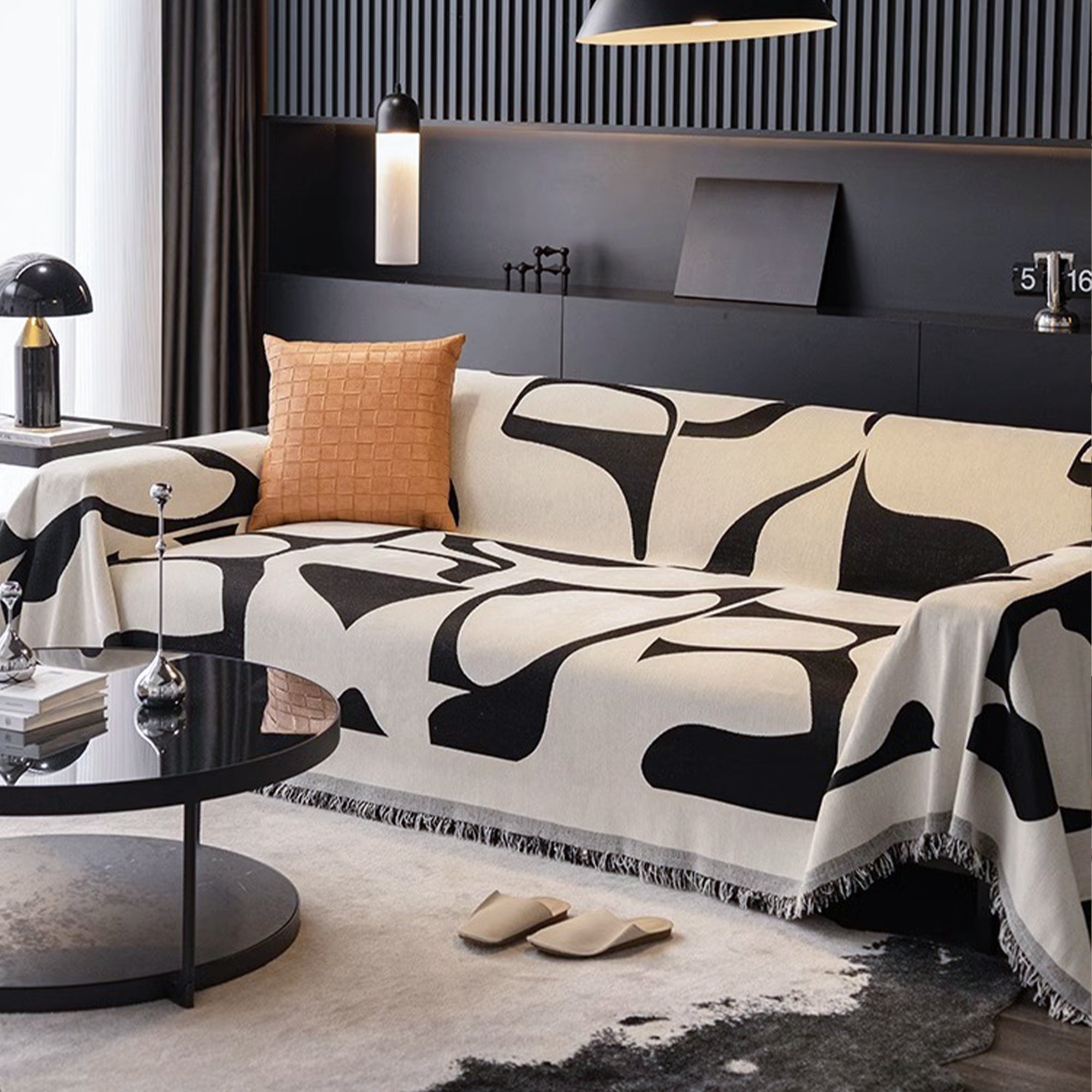 Sofabezug Mit Abstraktem Muster Und Fransen - Wohnzimmer - Modernes Weiß - Voldeva