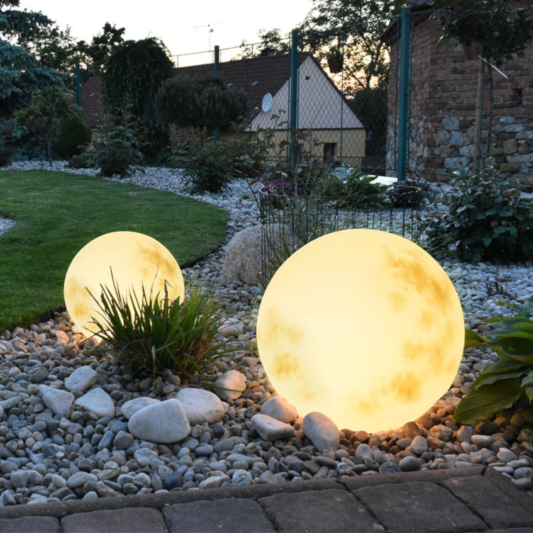 Gartenlampe in Mondform für stimmungsvolle Außenbereiche - Gartenlampe - Kabelgebunden - Voldeva