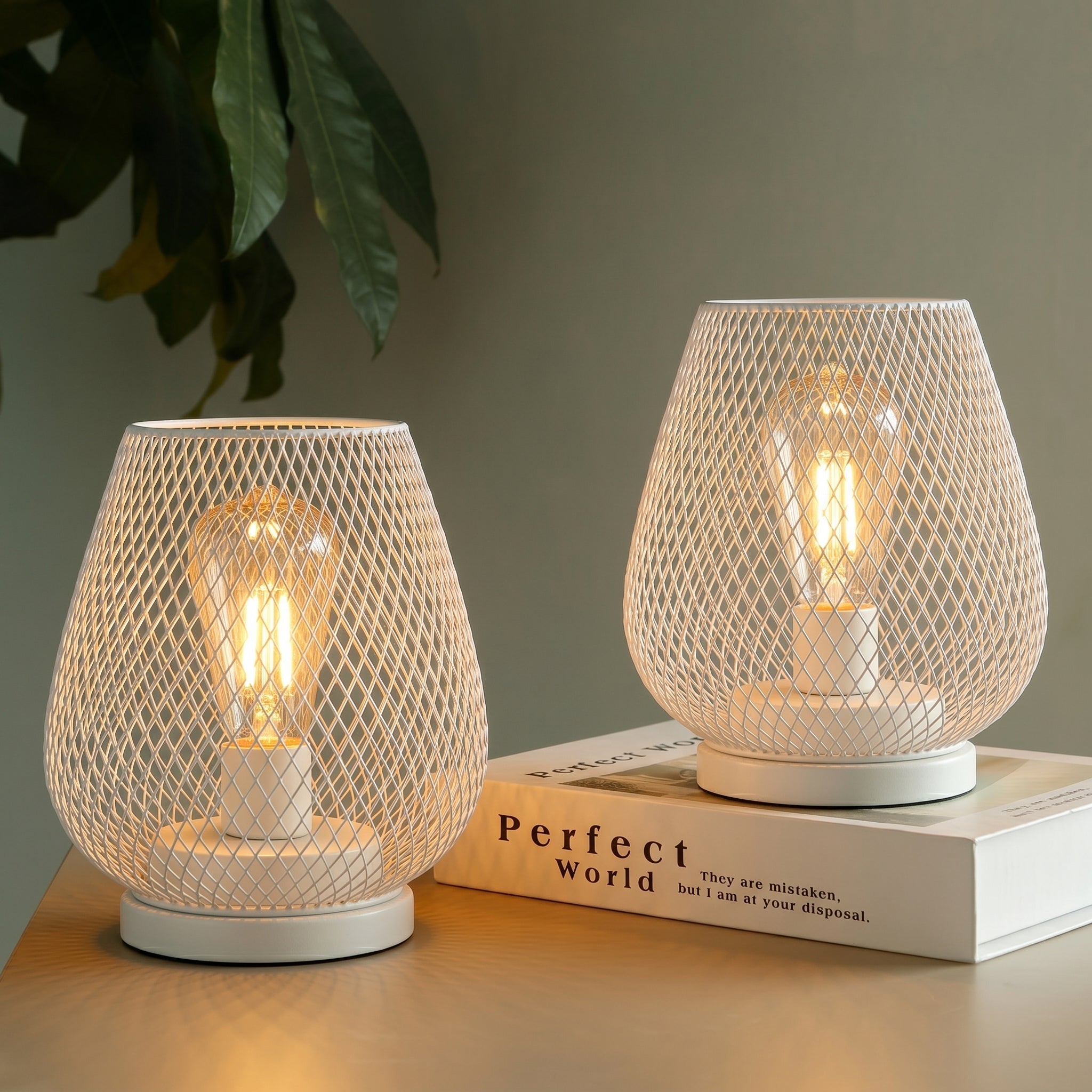 Tropfenförmiger Kabelloser Lampenschirm mit Metallgitter - Design - Tischlampen - Weiß - Voldeva
