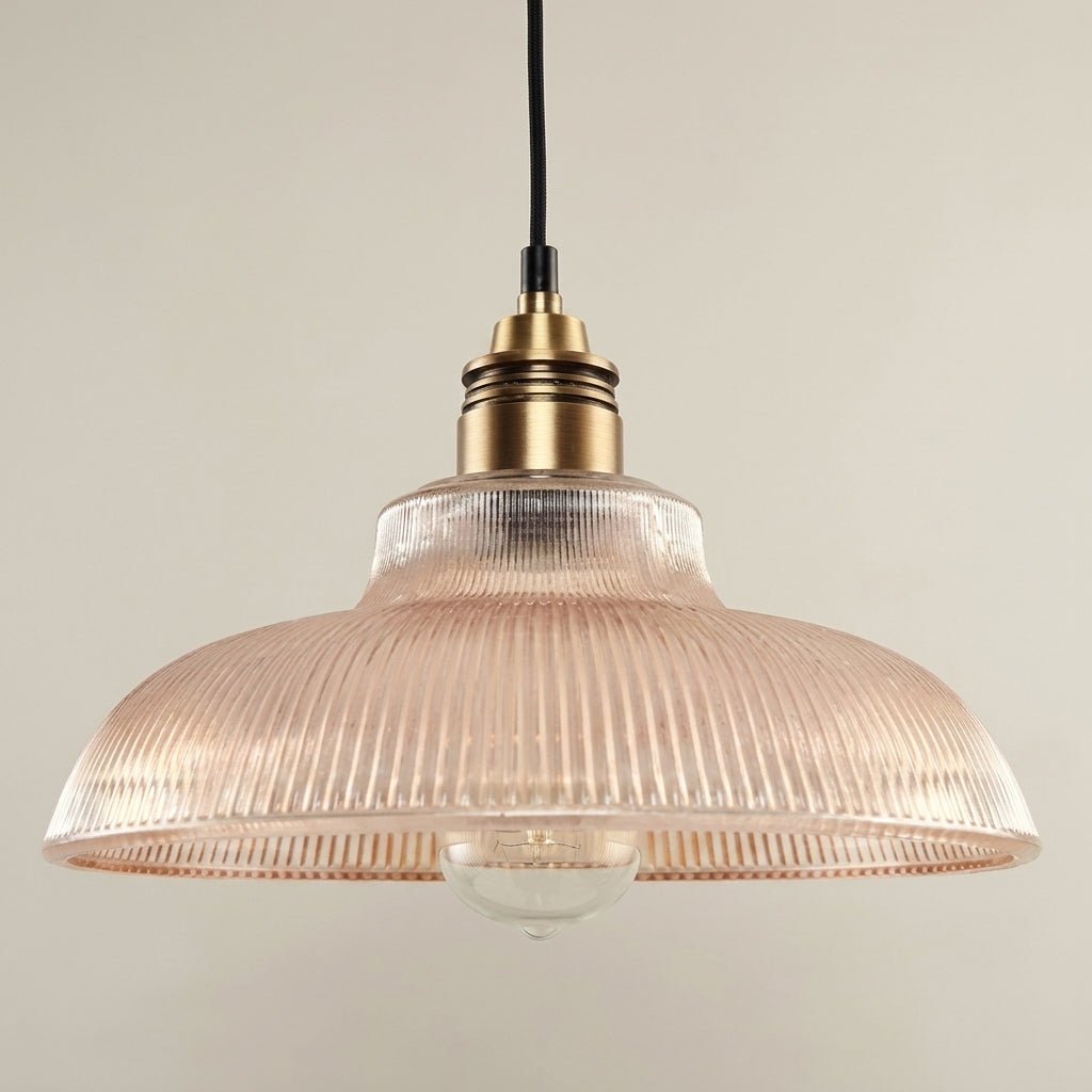 Vintage Pendelleuchte mit geripptem Glasschirm und Messing - Fassung - Pendelleuchte - Bernstein - Voldeva