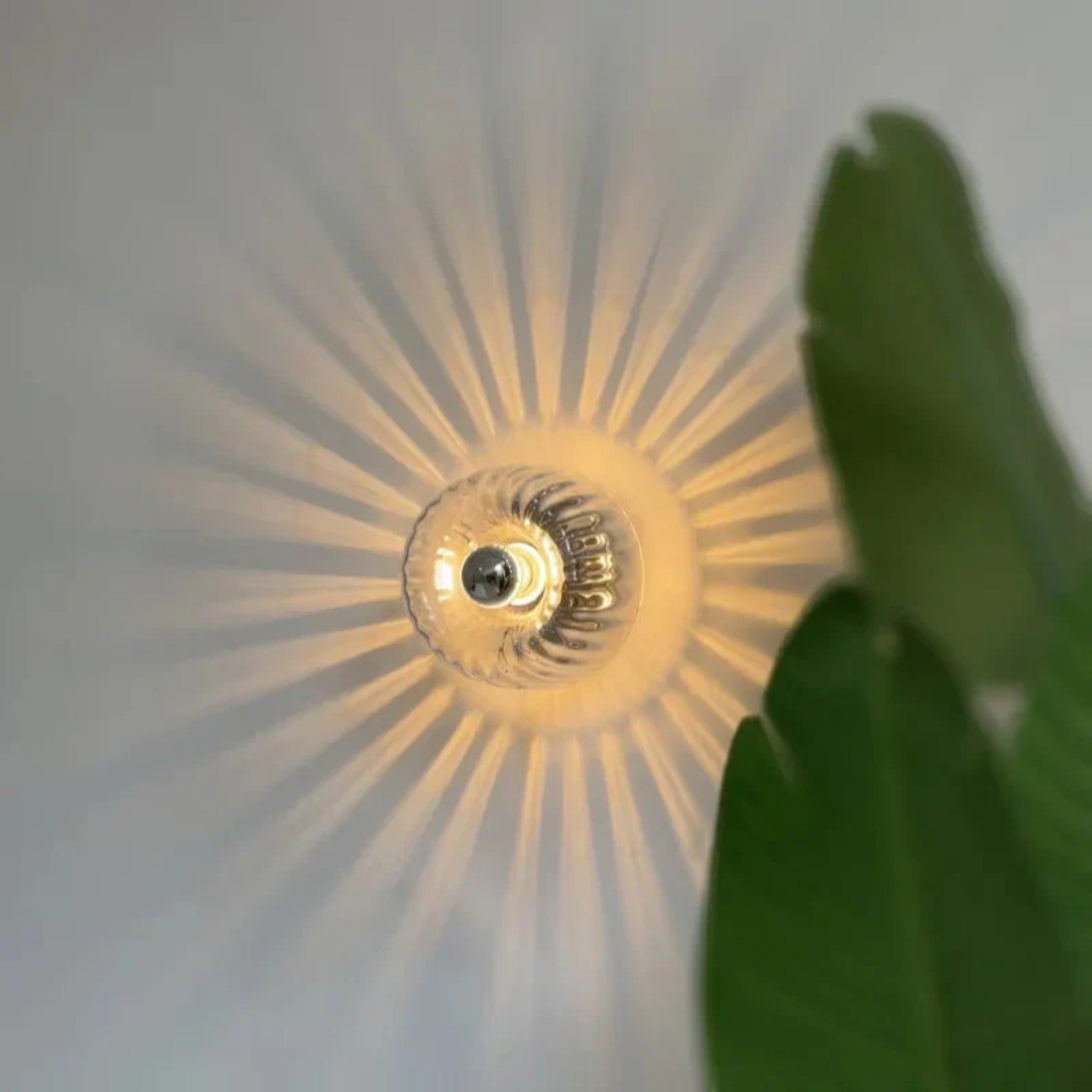 Wandleuchte im Bauhaus - Stil mit minimalistischem Design - Wandleuchte - Silber - Voldeva