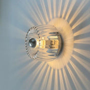 Wandleuchte im Bauhaus - Stil mit minimalistischem Design - Wandleuchte - Silber - Voldeva