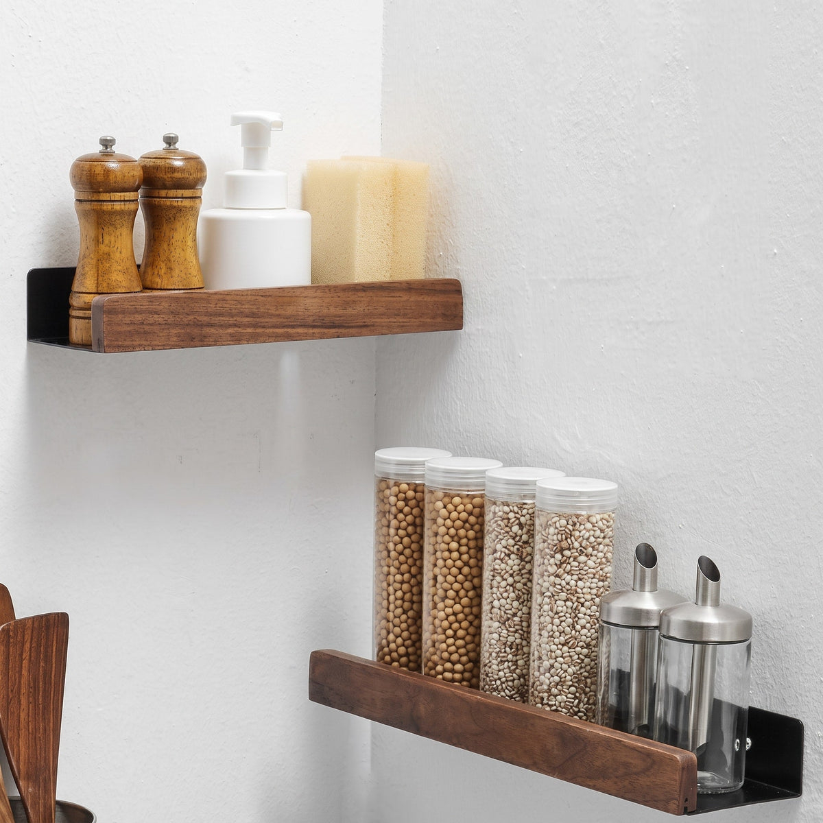 Wandregal aus Holz mit schwarzer Metallhalterung - Rack Wall Shelves & Ledges - Braun - Voldeva