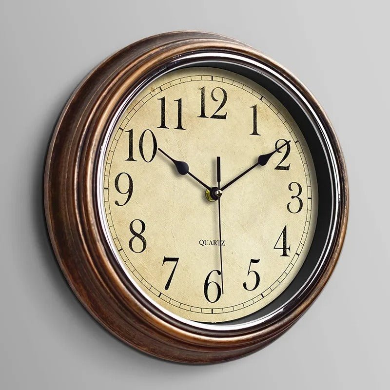 Wanduhr im Klassischen Vintage - Design - Wanduhr - Braun - Voldeva