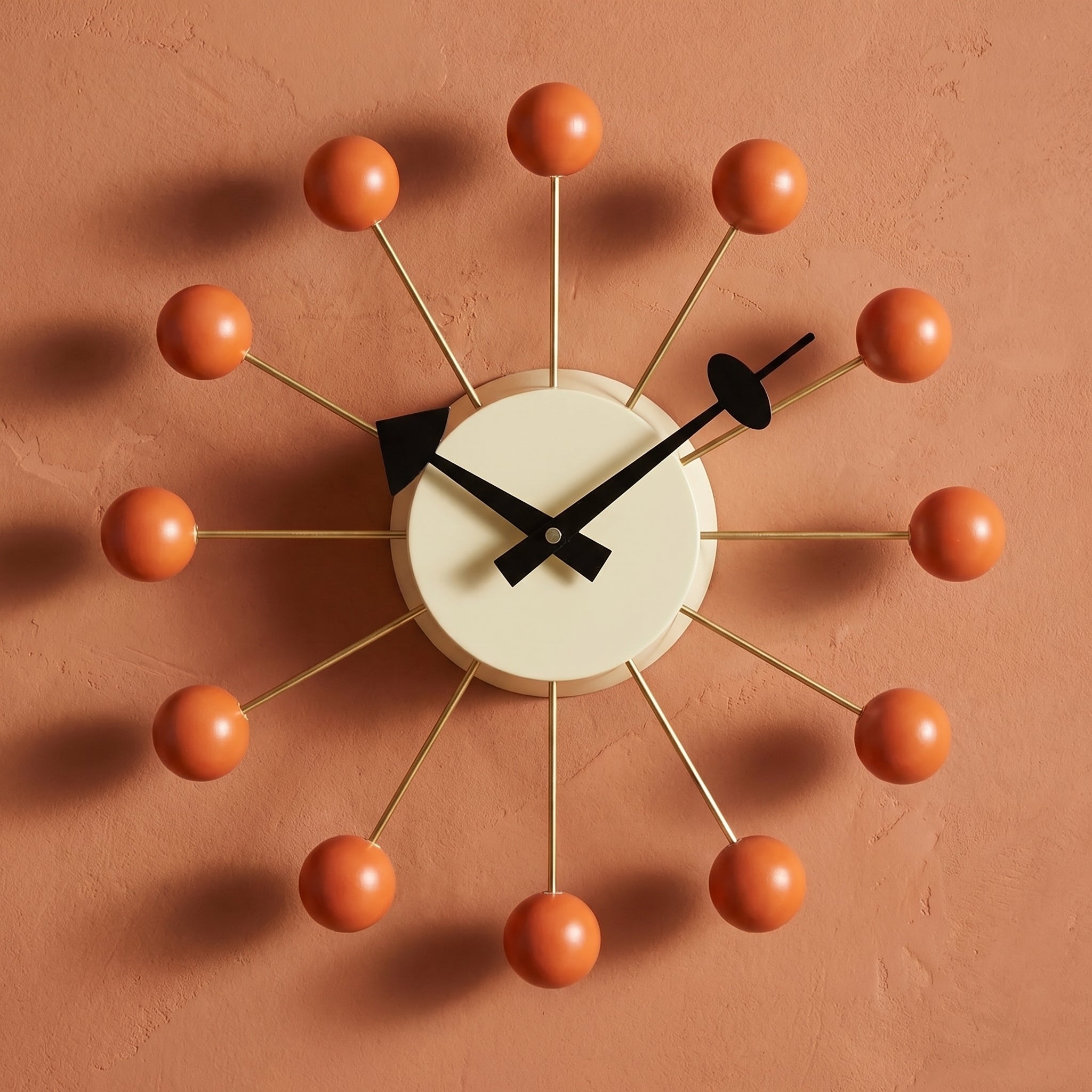 Dekorative Retro - Wanduhr im Kugel - Design - Uhr - Orange - Voldeva
