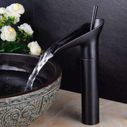 Waschtischarmatur mit Kaskadenauslauf - Wasserhahn - Schwarz - Voldeva
