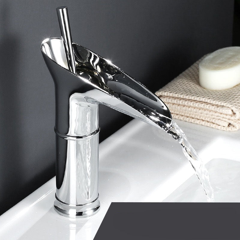 Waschtischarmatur mit Kaskadenauslauf - Wasserhahn - Silber - Voldeva