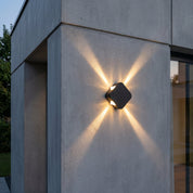 Wasserdichte LED Wandleuchte mit Vier - Strahl - Lichteffekt - Wandleuchten - Voldeva