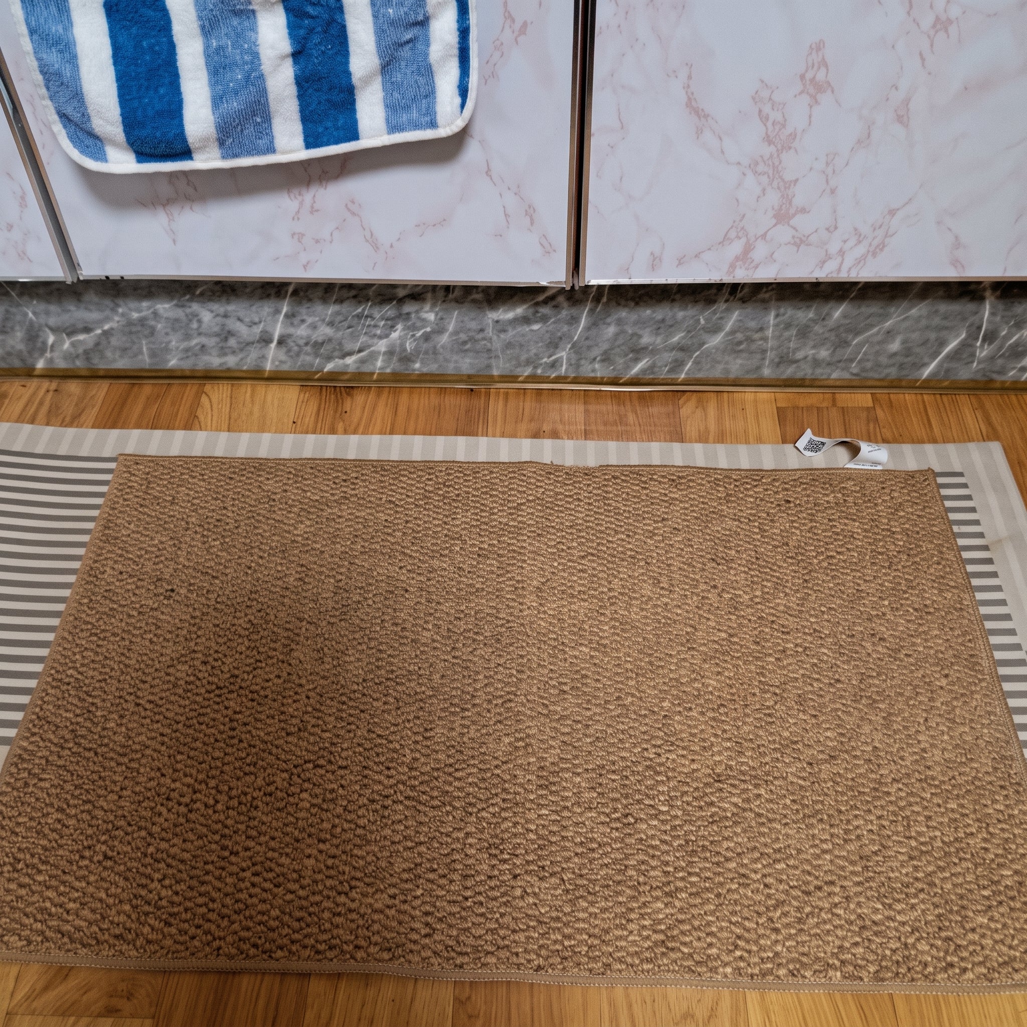 Weicher Florteppich Rechteckig als Eingangsmatte für den Hauseingang - Door Mats & Rugs - Braun - Voldeva