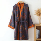 Weit geschnittener Bademantel im Kimono-Stil