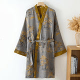 Weit geschnittener Bademantel im Kimono-Stil