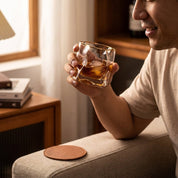 Whiskyglas mit Wellenmuster und goldenem Rand - Trinkglas - Voldeva