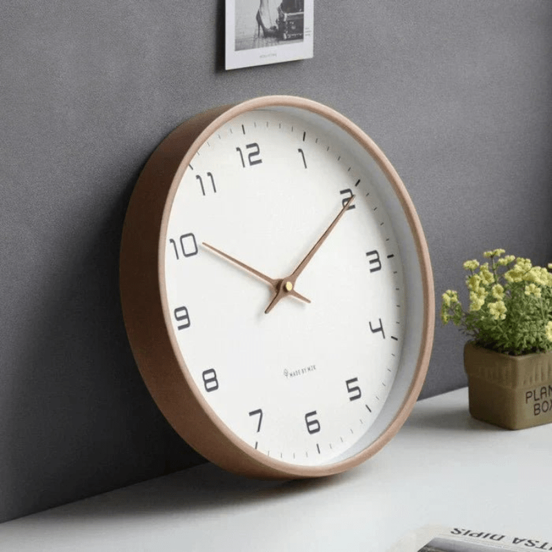 Wooly – Wanduhr im nordischen Design - Wanduhr - Braun - Voldeva