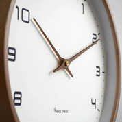 Wooly – Wanduhr im nordischen Design - Wanduhr - Braun - Voldeva