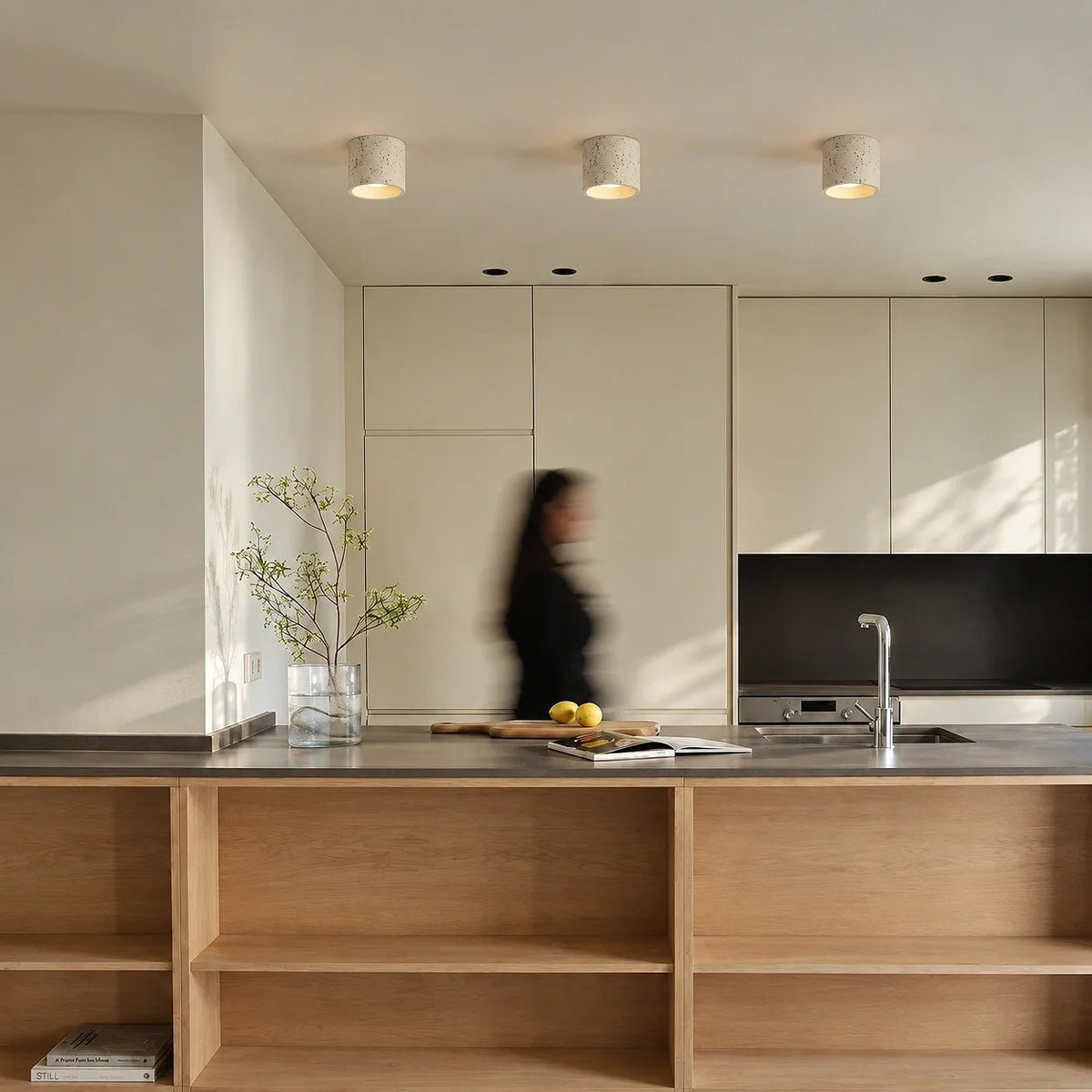Zylindrische Deckenleuchte im Wabi-Sabi Design mit Travertin-Optik - Ceiling Light Fixtures - Weiß - Voldeva